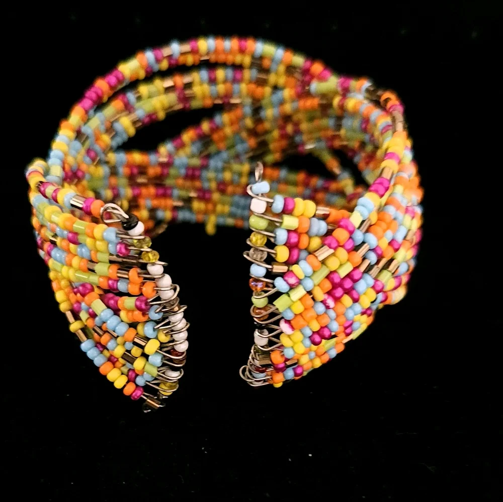 Multicolor Sead Bead and Wire Cuff Bracelet